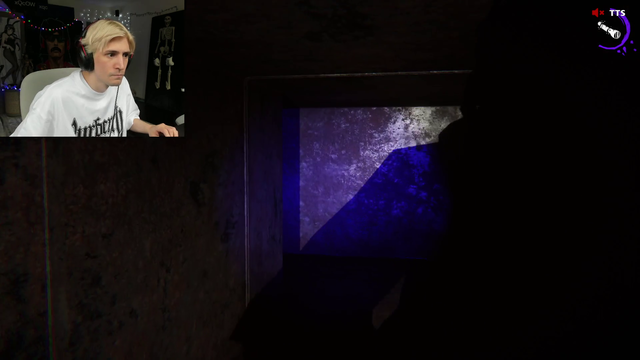XQC shits himself while his cleaners get eaten alive by a pig