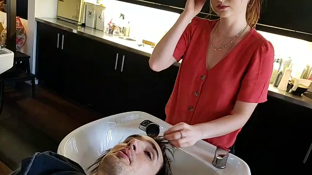 Hairdresser says Mitch is balding.