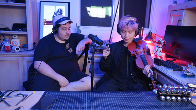 Greek and Albert make a Christmas song