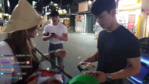 HAchubby promoting twitch in the streets