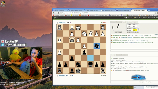 Byron playing chess before the trend (Reckful Rerun)