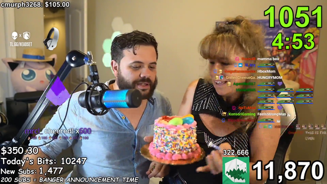 Hungrybox and his mom have a cake battle on his birthday after winning Schooled