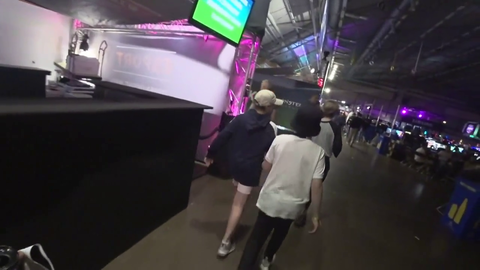 Soda asking (Fortnite-) Kids if they know him