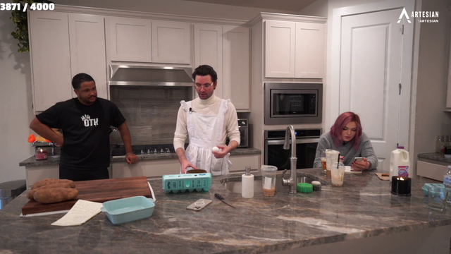 Cyr separate the white one of others cmonBruh