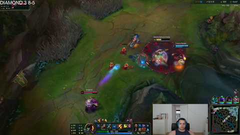 Tyler1 masterfully baits the enemy Morgana