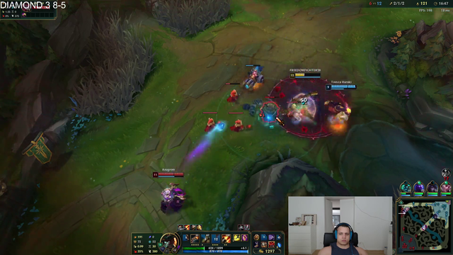 Tyler1 masterfully baits the enemy Morgana