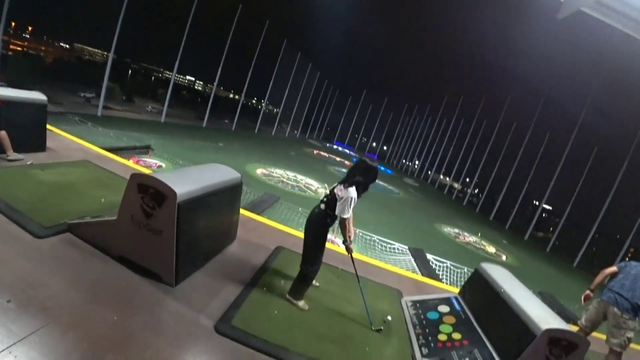 Gigi insane golf shot