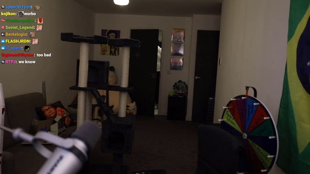 Zoil starts singing after forgetting to mute his stream when he goes to the bathroom.