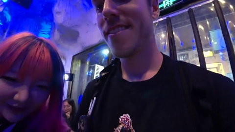 Thicc Chinese Streamer appears