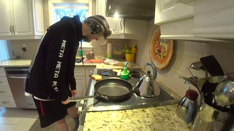 xQc melting his phone first time cooking