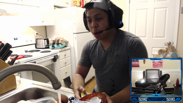 Streamer Gawks On Mic