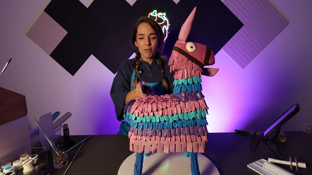 Cake streamer celebrates affiliate with 7-hour Fortnite Llama cake, then cuts it open to reveal a surprise