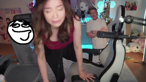 xQc visits Pokimane for podcast and first impressions are going great