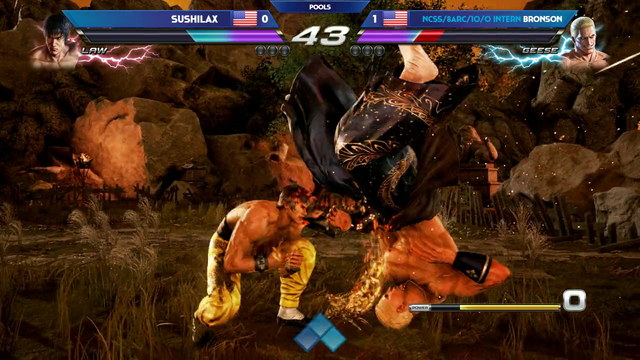 Tekken player leaves stage mid-match to give a high five