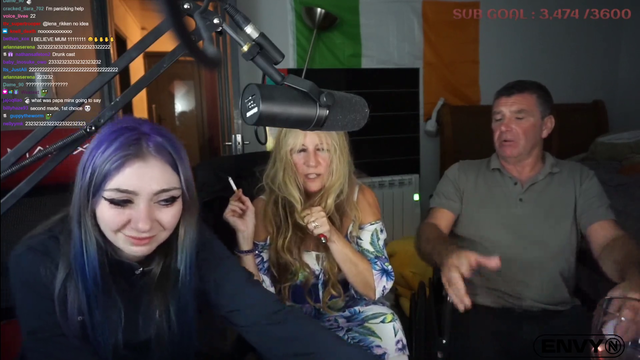 Justaminx's mom gives chat a poll