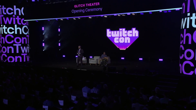 Edna makes an appearance at twitch con