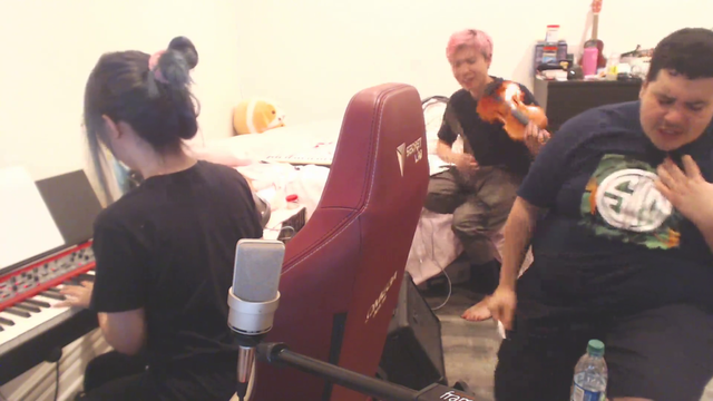 Greek dies on stream
