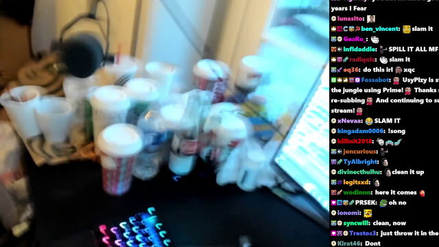 XQC shows his desk