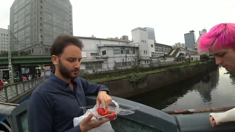 Soda just dropped his wallet in a river on Reckful's re-run