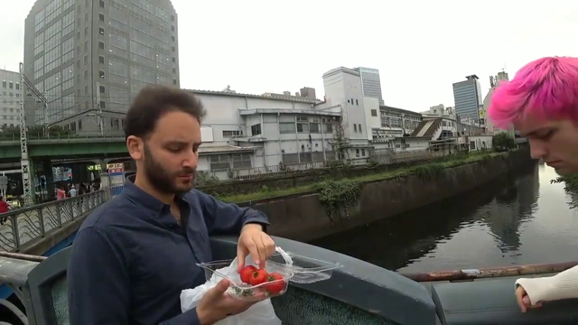 Soda just dropped his wallet in a river on Reckful's re-run