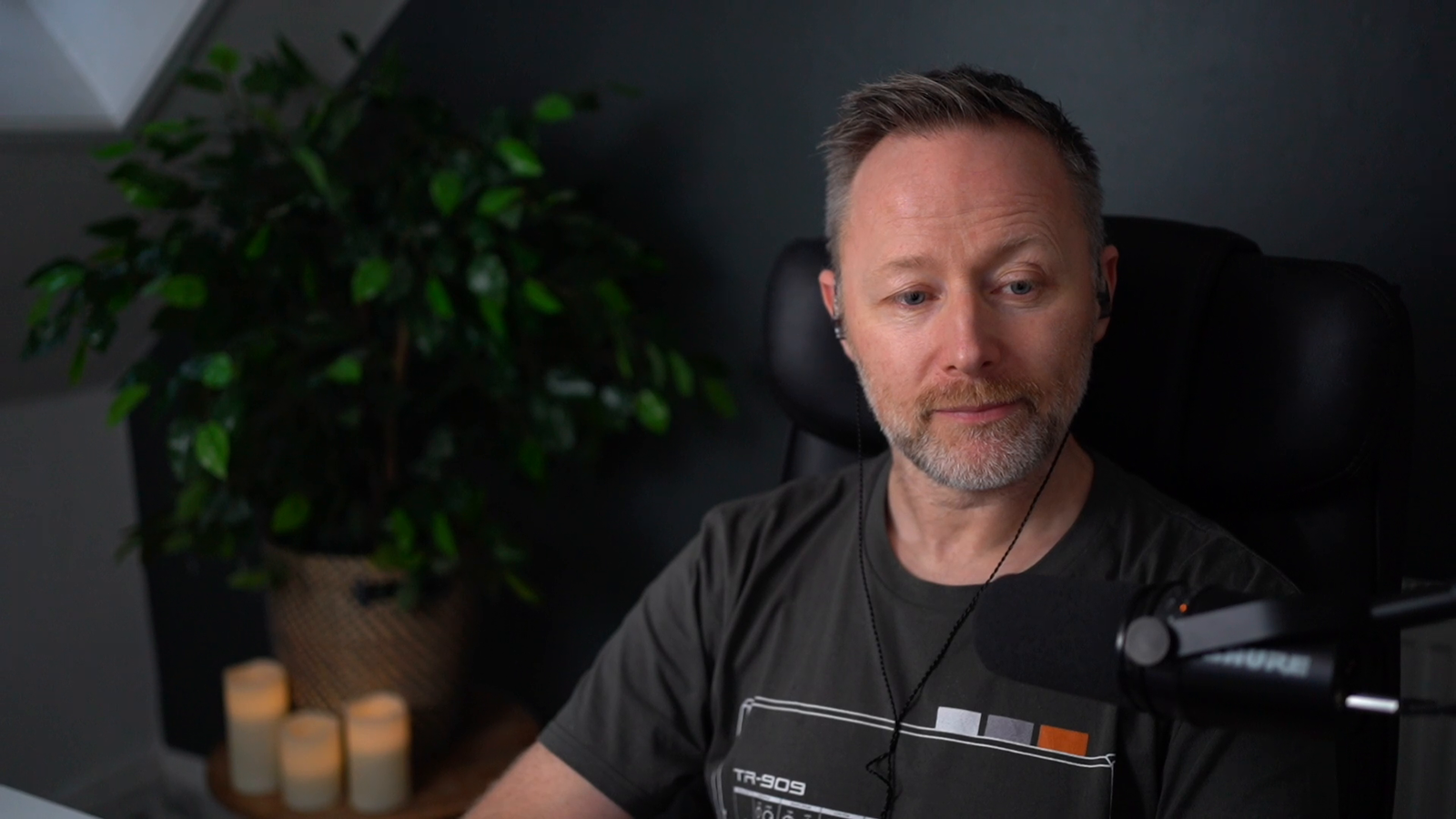 Limmy explains what happens if he forgets to feed Bobbie dreamies