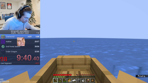xQc gets scared playing minecraft