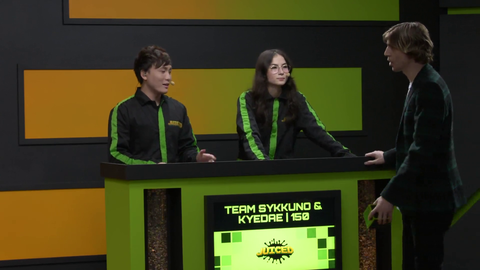 xQc: "name a woman" Sykkuno: "xQc"