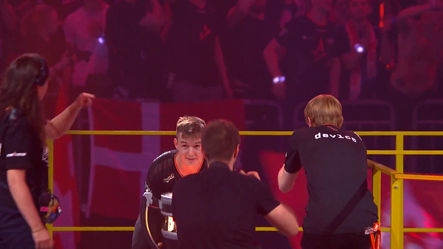 CS:GO Major Broken Trophy