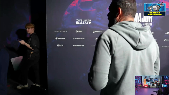 EmiliaQAQ, a chinese CS player, gives an Interview on the brazilian stream.