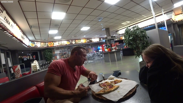Knut's daughter is concerned after he eats an entire extra large pizza in 5 minutes
