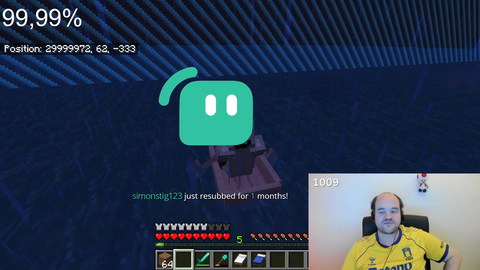 Danish streamer reaches Minecraft world border in vanilla Minecraft!