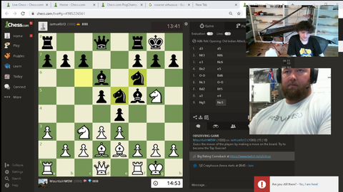 IM Hans Niemann lifting weights while the Mountain plays chess