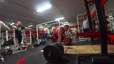 Knut deadlifts 310KG/680 LBS