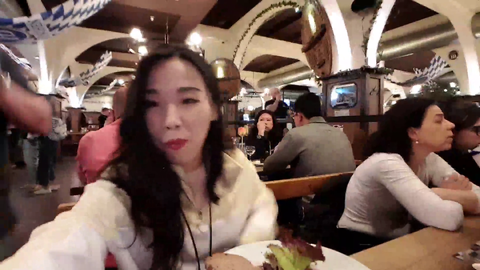 Korean streamer gets mocked by drunk people in Berlin