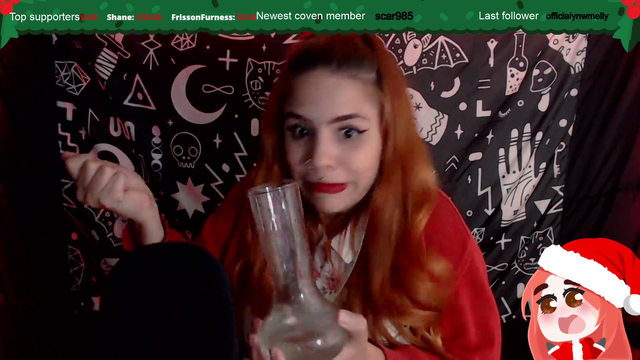 PandoraBaux ruins her streaming pc while doing water sound ASMR.