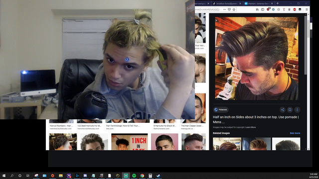 Streamer cuts his on hair live on stream