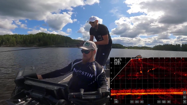 Finnish streamer TurunPug fishes a 106cm northern pike