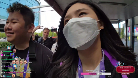Hachu meets the Angel of Shibuya