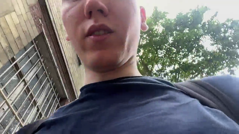 Least Clueless Twitch streamer in Paris