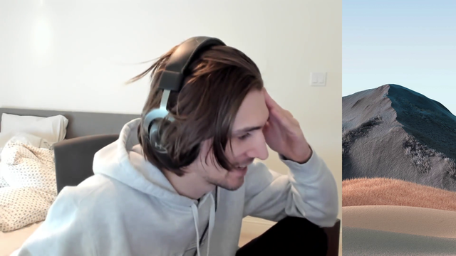 xQc apologizes for promoting gambling on stream.