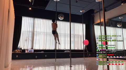 Pole dancing fail