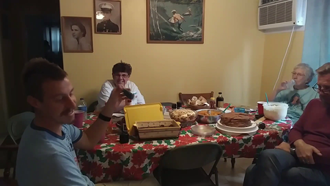 KKona family gets a $100 donation