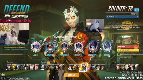 xQc's roommate gives him a wholesome present on stream