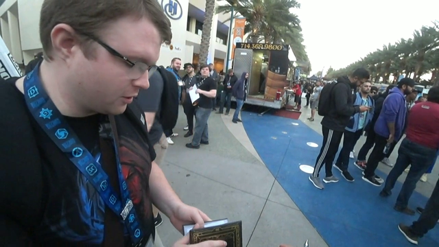 Reckful gets an unfortunate reminder while meeting a fan. OMEGALUL