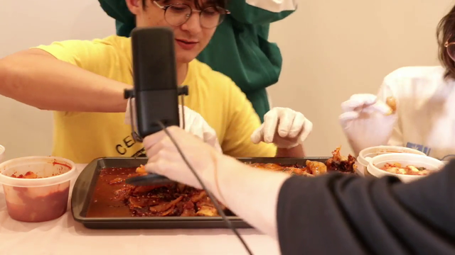 Crackhead Iron Man shows how to properly do a Mukbang stream