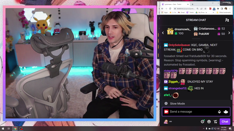 xQc farts in Pokimane's chair