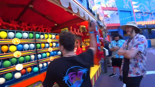 Mizkif destroys a carnival game