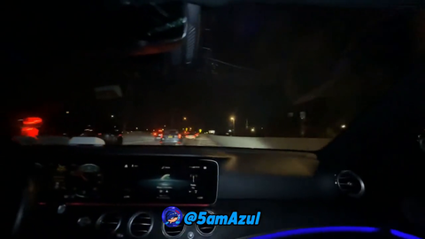 Kick Streamer Slim Drives With No Hands on The Wheel While Reading Chat, Shortly After Being Pulled Over by a State Trooper