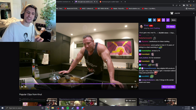 xQcOW shows Knut and chat his guns