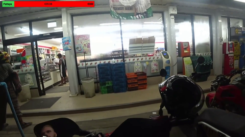 Guy pulls knife before entering 7/11 store monkaS